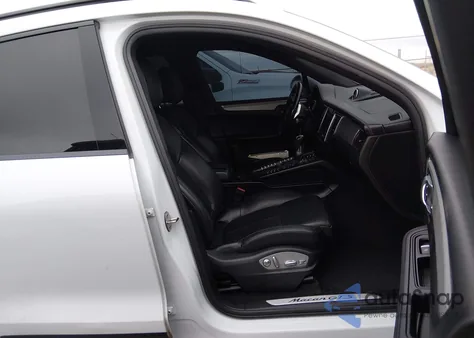 2018 Porsche Macan Gts z USA, uszkodzony, nr VIN WP1AG2A58JLB60311